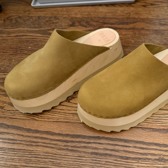 BRYR Chonk Clogs • Kelp • Size 9 • NWOT - Picture 2 of 4